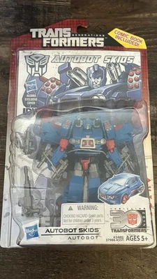 Autobot Skids Transformers Generations 2013 Thrilling 30 Deluxe Class IDW #009 - Image 1 of 2