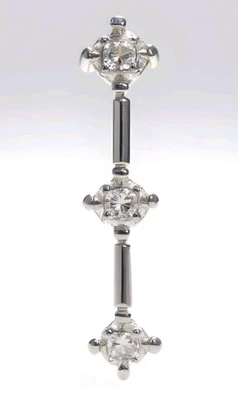 Colgante gota vertical de diamantes naturales de 3 piedras de oro blanco de 10 quilates 1,09 gramos Foto 1 de 4