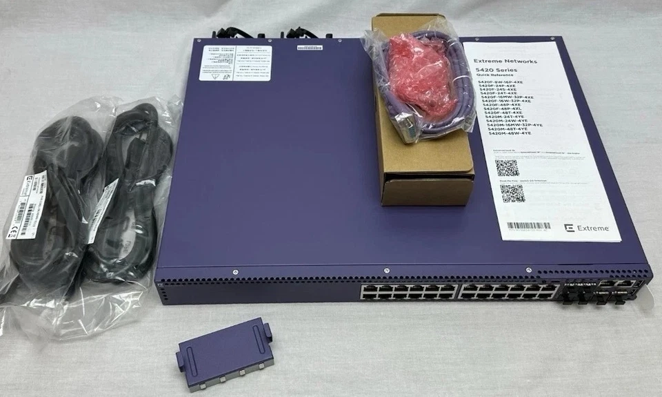 Conmutador PoE de 24 puertos Extreme Networks ExtremeSwitching serie 5420 - 5420M-24W-4YE Foto 1 de 4