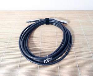 Cisco QSFP-H40G-CU5M 5m 40-Gb QSFP+ fiber-optical module 37-1318-01 v01 - Bild 1 von 1