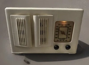 1939 Emerson Radio DY 352 Restored Working  Nice ! - Picture 1 of 9