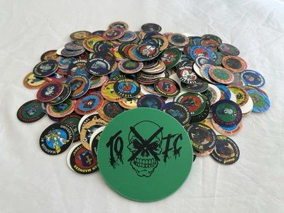 Mega Caps / Pogs Lote de 250 Pogs Holográficos Aleatorios y Pog Board Nuevo Foto 1 de 4