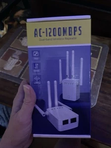 AC 1200 Mbps dual band wi-fi wireless repeater, extender, white, open box - Bild 1 von 2