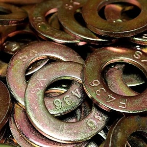 (100) 7/8 F436 Type 1 Round Structural Flat Washer Thru- Hard Yellow Zinc Plated - Picture 1 of 5