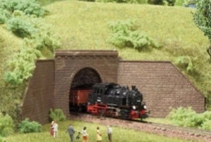 44635 Auhagen Portal De Galería A 1 Vía Con Muros Laterales Escala N Conf. 2 Pz. - Imagen 1 de 2