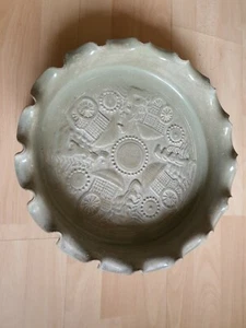 Chinese Longquan Celadon Greenware Scalloped Light Green Tripod Censor - Picture 1 of 12