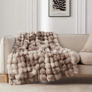 New-Faux Rabbit Fur & Flannel Throw Blanket 50x60 Inch - Luxury Fuzzy & Co - Picture 1 of 6