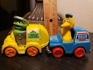 Lot X2 1982 Playskool Toy Cars Sesame Street Muppets Hasbro Oscar Big Bird Vtg - Picture 1 of 5