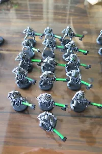 WARHAMMER NECRONS NECRON CASSA VERDE CON GAUSS FLAYER VERDE (1) MINIATURA DIPINTA - Foto 1 di 3