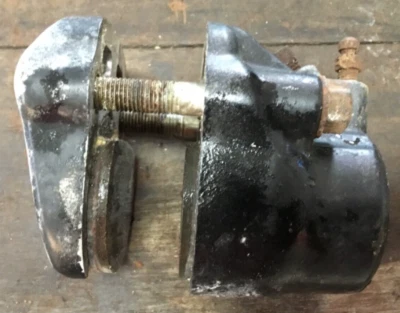 Pinza de freno delantera Honda CB750 A 1978 Hondamatic P/N 45100-393-781 Foto 1 de 4