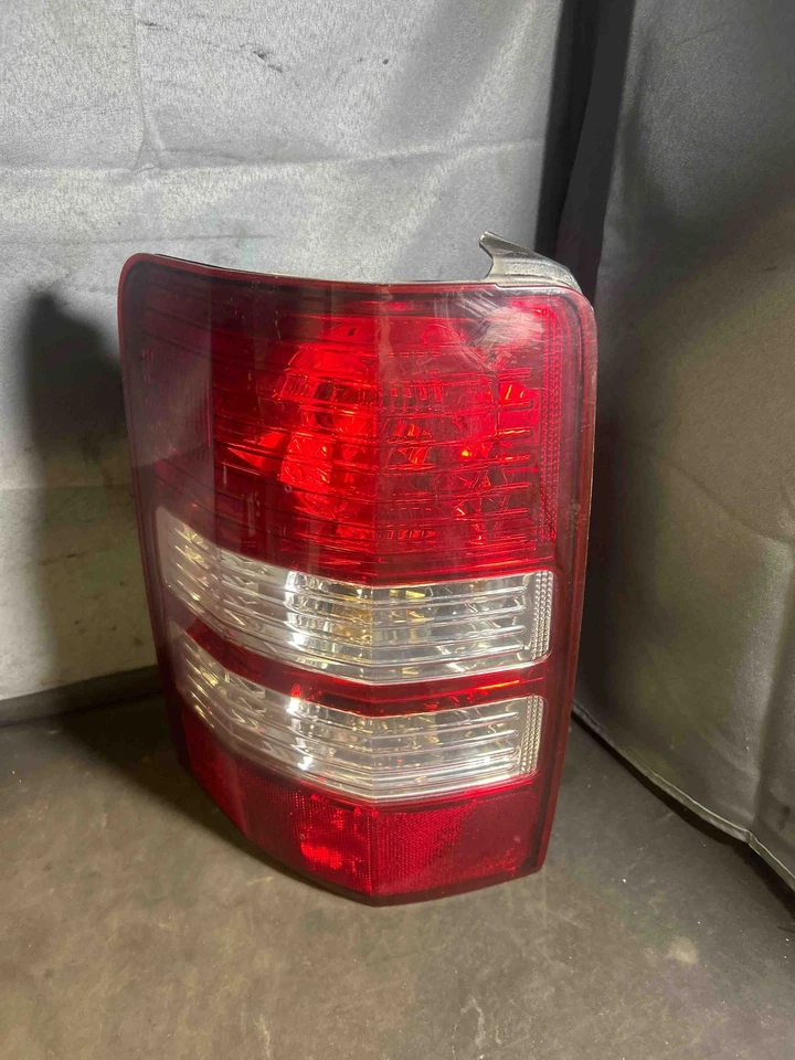 Fits 2008-2012 Jeep Liberty Left Taillight Assembly OEM:55157347AC - Изображение 1 из 4