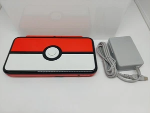 Nintendo 2DS XL Pokemon Pokeball Edition Console USA Version JAN-001 - Imagen 1 de 15