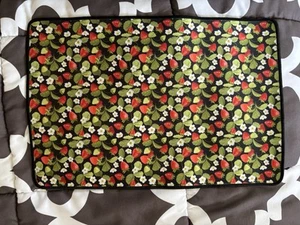 Cute Strawberry Print Neoprene 12x18 Desk Mat - Bild 1 von 5