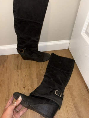 Botas negras Fergalicious By Fergie talla 7,5 gamuza - usadas Foto 1 de 4