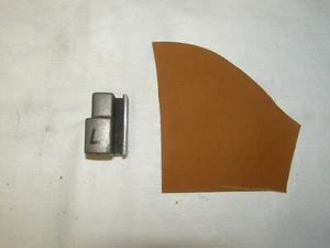 Mercedes W107 Gleitstück Scheibenführung für Seitenscheibe links - Bild 1 von 7