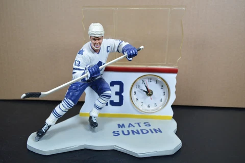 Mats Sundin Toronto Maple Leafs Clock Figure Statue NHL Boards Glass Cover