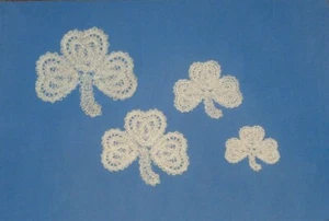 Off-White "Kleeblatt/Klee/St Pat's Day" maschinenbesticktes Spitzendeckchen - 4 GRÖSSEN - Bild 1 von 1