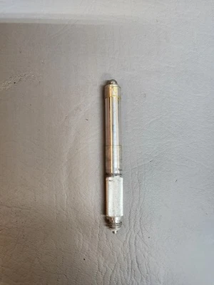 Mesa giratoria Acoustic Research AR modelo XA pieza de repuesto - husillo Foto 1 de 3