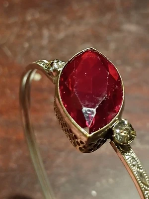 Brazalete ajustable de topacio de vidrio rojo enchapado en plata de ley 925 joyería Foto 1 de 4