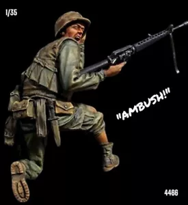 1/35 Resin Figure Vietnam War US Infantry Kneeling & Calling Out Model Kit 4466 - Picture 1 of 3