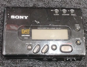 Sony TCD-D8 Portable DAT Recorder Digital Audio Tape Corder JUNK See notes - Picture 1 of 8