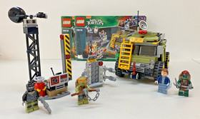 LEGO 79115 Teenage Mutant Ninja Turtles: Turtle Van Takedown - 100% Complete
