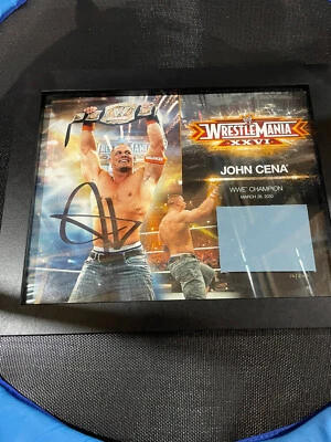 Placa assinada WWE John Cena Wrestlemania 26 - Imagem 1 de 2