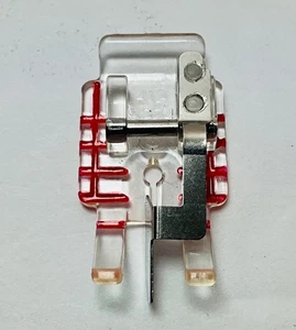 Clear 1/4" Piecing Guide foot Husqvarna Viking Emerald 116,118,122 # 4129274-45 - Picture 1 of 3