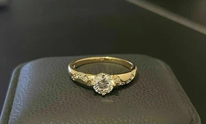 Precioso anillo de regalo de boda de diamantes creado en laboratorio estilo Art Deco de oro amarillo de 14 quilates FN - Imagen 1 de 8