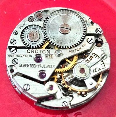 VINTAGE~CROTON A38~17J USA WATCH MOVEMENT - Image 1 of 4
