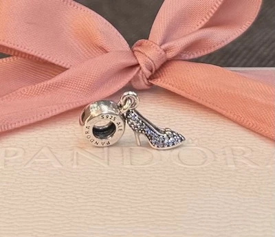 Original Pandora Anhänger „Cinderellas Schuh“ Pavé blau, 925 silber #791470CFL - Bild 1 von 3