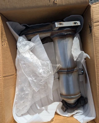 New Catalytic Converter for Toyota Camry 2012-2014 L4 2.5L Front Side 250510V040 - Image 1 of 4