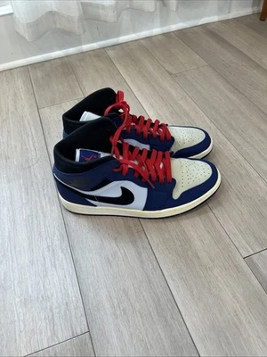 852542-400 Talla 11.5 Jordan 1 Retro Azul Medio Foto 1 de 4