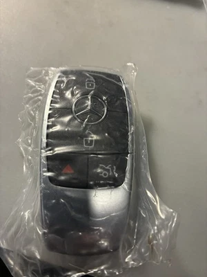 DM3 OEM MERCEDES BENZ 4 BUTTON SMART KEYLESS REMOTE FOB FCC ID:NBGDM3 MATTE - Image 1 of 4
