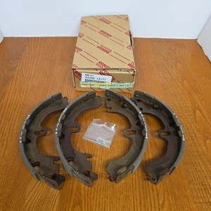 1989-1992 Toyota Corolla Rear Brake Shoes 04495-12171 Toyota OEM - Bild 1 von 6