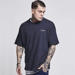 Camiseta Illusive London Para Hombres Tridente Negro Doble Capa Caja Pequeña - Imagen 1 de 2