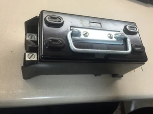 NEW OLD STOCK IN BOX FPE FEDERAL PACIFIC 102 100AMP FUSE BLOCK & PULLOUT - Picture 1 of 7