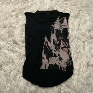 Camiseta túnica negra ALLSAINTS Rip it Up larga con gráficos overzied - Imagen 1 de 4