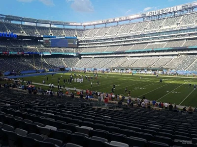 New York Giants vs Minnesota Vikings - 2 or 4 Lower Level Aisle Tickets - Image 1 of 2