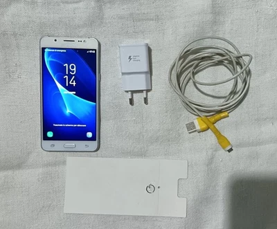 Samsung Galaxy J5 (2016) Bianco Funzionante Con Caricabatterie.  - Immagine 1 di 4
