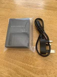 MH-24 Battery Charger for Nikon D3100 D3200 D5100 D5200 D5300 D5500 UK PLUG - Picture 1 of 4