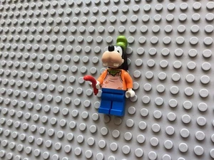 LEGO Disney Minifigure Pippo dal set 10776 OTTIME CONDIZIONI!! - Foto 1 di 8