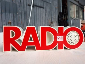 Hübsches Isis-Electronics Radio 20-1, Rot, FM/AM, VINTAGE & RARITÄT  - Bild 1 von 12