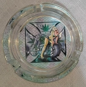 Portacenere Vetro Trasparente Foglia Marijuana Cannabis Motociclista Ragazza Vintage - Foto 1 di 3