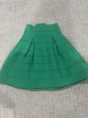 H&M Skirt Green Scalloped Elastic Stretchy Women Size XS New - Image 1 of 2