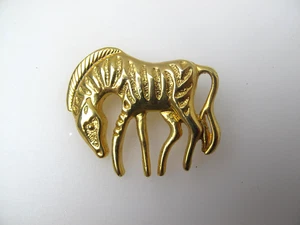 Vintage Brosche goldfarben Zebra Anstecknadel Figur Metall Tier - Bild 1 von 3