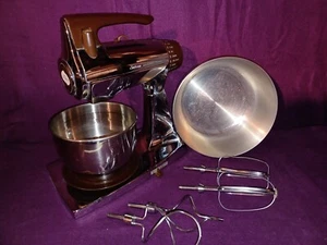 Sunbeam Mixmaster 12 Speed Brown & Chrome w/ 2 Stainless Bowls WORKS! Vintage - Picture 1 of 16