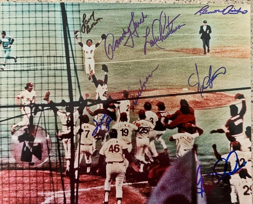 1980 PHILADELPHIA PHILLIES WORLD SERIES 8 SIGNED TUG MCGRAW 8X10 CELEBRATION - Image 1 of 1