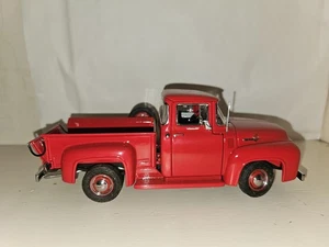 NUOVO DANBURY COME NUOVO 1956 FORD F-100 PICKUP SCALA 1/24 senza scatola  - Foto 1 di 4