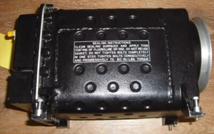 Rockwell Collins ACCOPPIATORE ANTENNA RADIO * 522-3333-004 / CU-1239 / ARC-105 - Foto 1 di 3